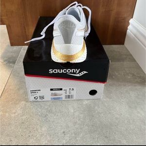 Saucony Endorphin speed3. Size 7.5.